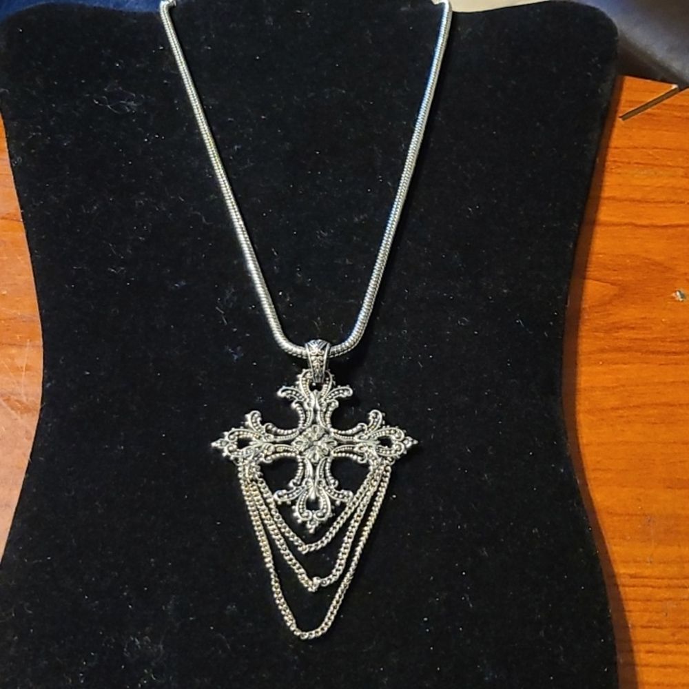 ORNATE SILVERTONE CROSS & CHAIN Necklace